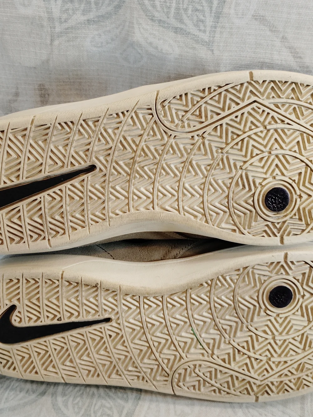 Nike men’s skateboard
